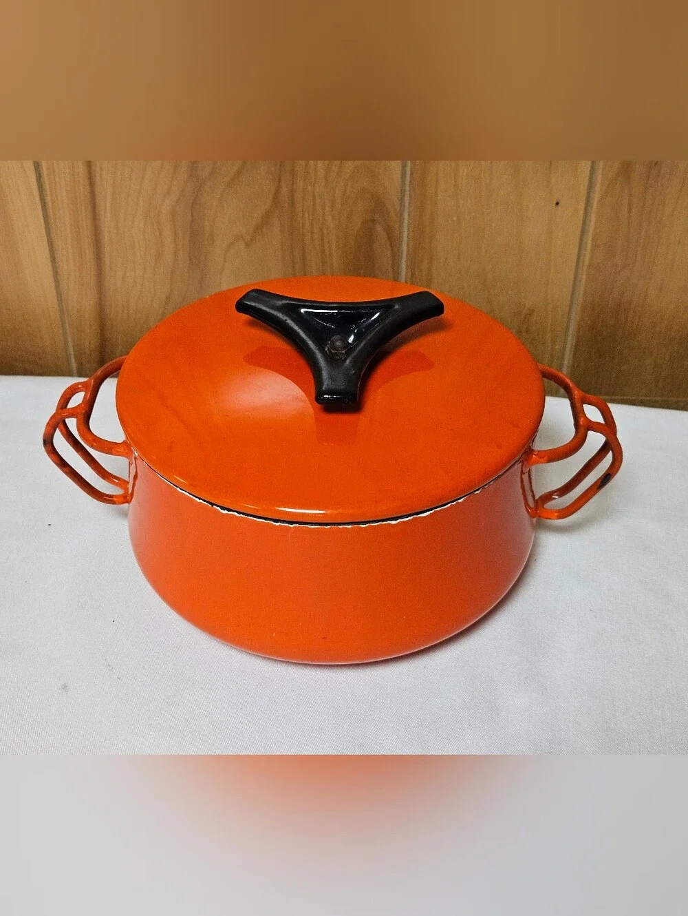 Vtg Milanoware Mid Century Modern 2 Qt Enamel Pot & Lid Made In Italy Orange Wht